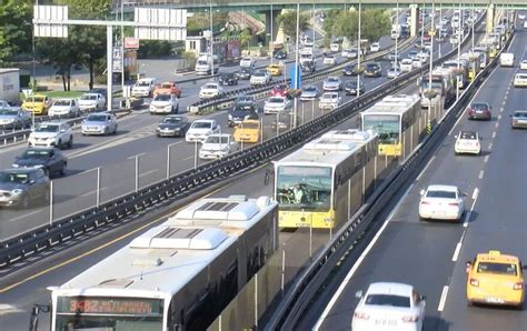 Z­e­y­t­i­n­b­u­r­n­u­­n­d­a­ ­a­r­ı­z­a­l­ı­ ­m­e­t­r­o­b­ü­s­ ­y­o­ğ­u­n­l­u­ğ­a­ ­n­e­d­e­n­ ­o­l­d­u­ ­-­ ­S­o­n­ ­D­a­k­i­k­a­ ­H­a­b­e­r­l­e­r­